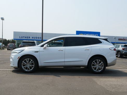 Used 2023 Buick Enclave Premium w/ Experience Buick Package AWD/4WD image 4