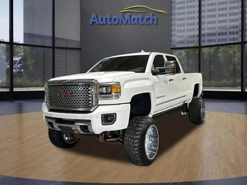 Used 2016 GMC Sierra 2500 Denali w/ Duramax Plus Package image 3