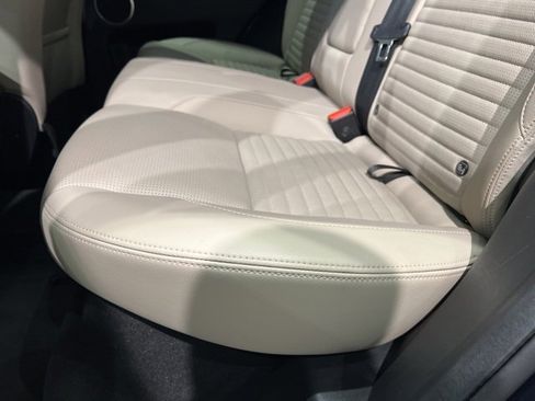 Used 2023 Land Rover Discovery Sport S image 42