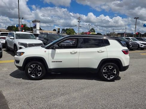 Used 2017 Jeep Compass Trailhawk w/ Leather Interior Group AWD/4WD image 4