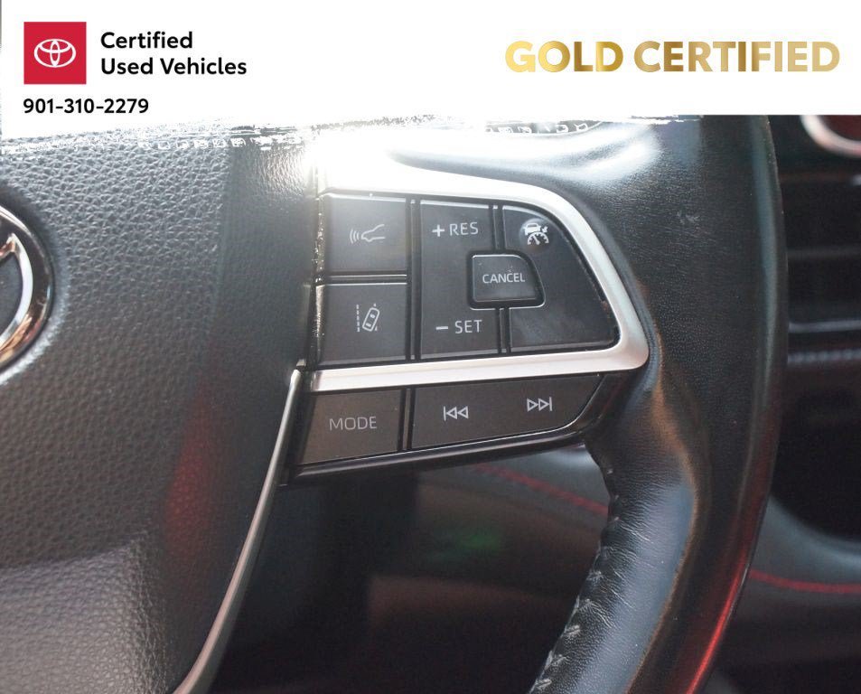 Used 2023 Toyota Highlander XSE FWD image 11