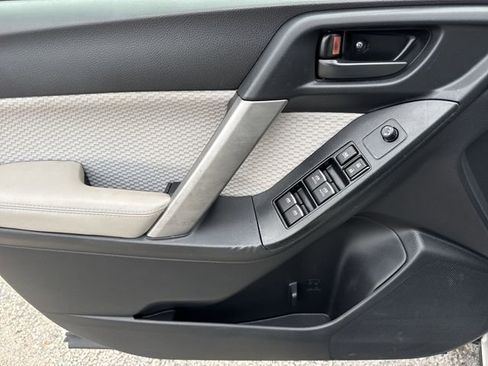 Used 2018 Subaru Forester 2.5i Premium image 13