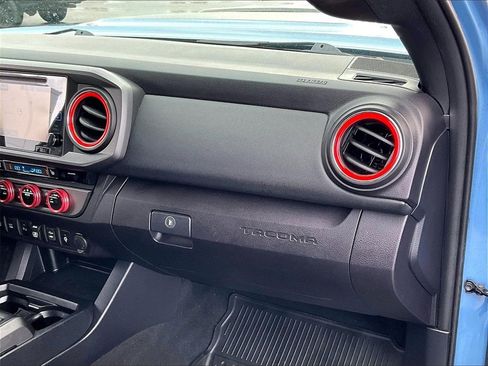 Used 2018 Toyota Tacoma TRD Pro image 12
