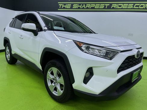 Used 2019 Toyota RAV4 XLE w/ Convenience Package AWD/4WD image 2