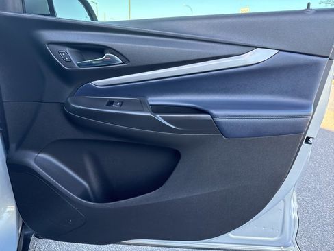 Used 2022 Chevrolet Bolt EUV LT w/ Convenience Package image 21