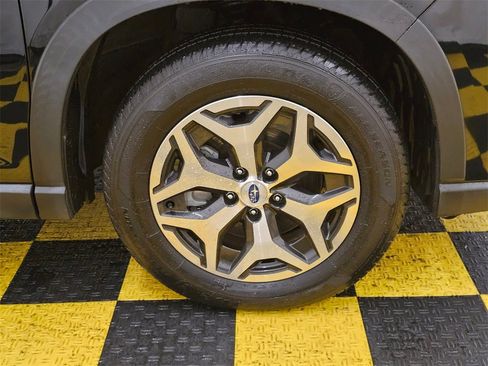 Used 2022 Subaru Forester Premium image 9