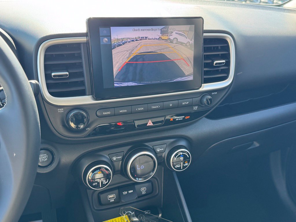 Used 2024 Hyundai Venue SEL FWD image 35