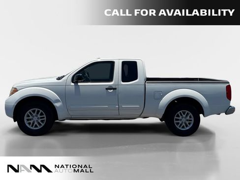 Used 2017 Nissan Frontier SV RWD image 2