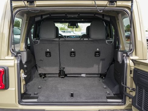 New 2026 Jeep Wrangler Unlimited Rubicon w/ Xtreme 35 Tire Package image 26