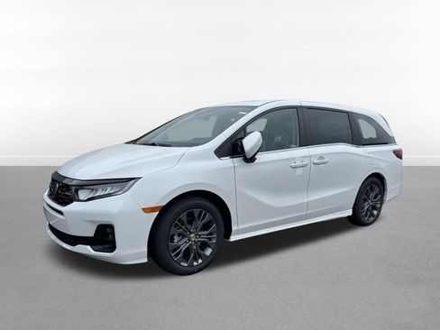 New 2026 Honda Odyssey Touring image 2