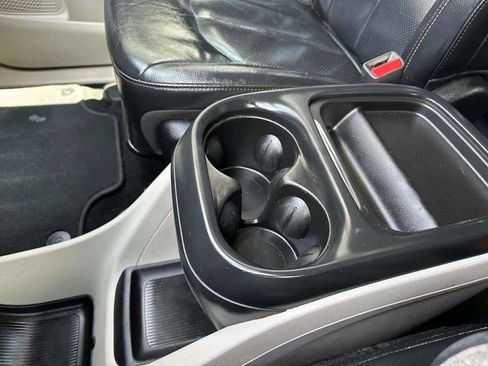 Used 2018 Chrysler Pacifica Touring-L image 43