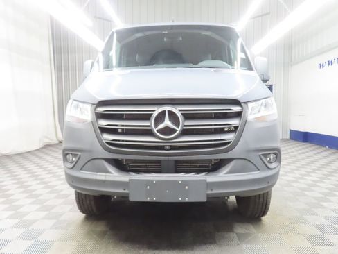 Used 2021 Mercedes-Benz Sprinter 2500 image 37