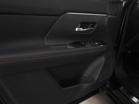 Used 2025 Nissan Kicks SR w/ Illumination Package image 21