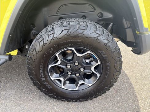 Used 2023 Jeep Wrangler Unlimited Rubicon 4xe w/ Dual Top Group AWD/4WD image 32