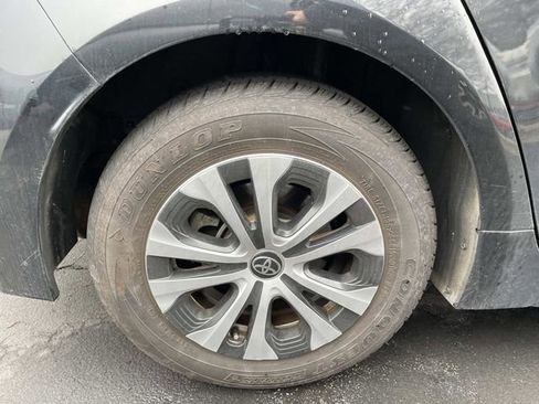 Used 2021 Toyota Corolla LE image 9