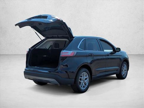 Used 2024 Ford Edge SEL image 5
