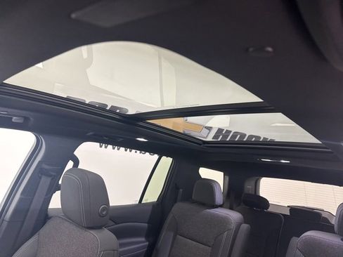New 2026 Chevrolet Traverse LT w/ Sun and Wheel Package image 22