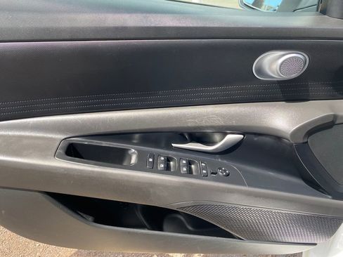 Certified 2024 Hyundai Elantra SEL FWD image 31