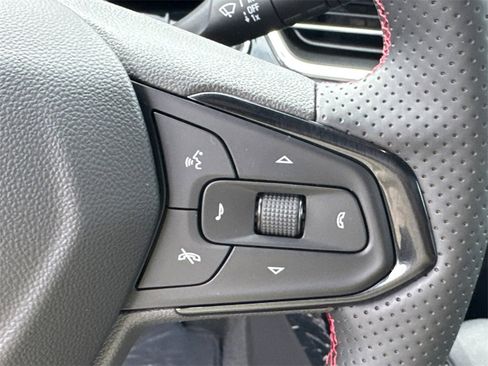 Used 2025 Chevrolet Trax RS w/ Driver Confidence Package image 27