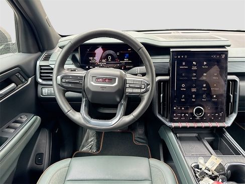 Used 2024 GMC Acadia AT4 w/ Luxury Package image 22