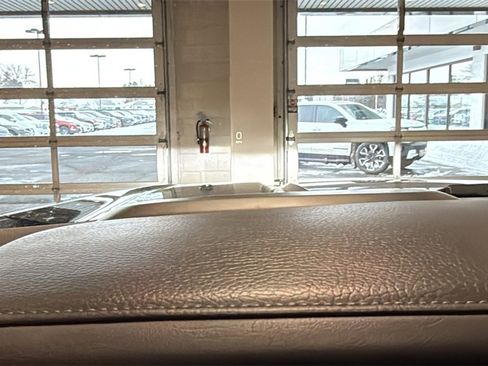 Used 2023 GMC Yukon Denali image 37