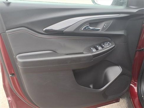 Used 2023 Chevrolet TrailBlazer RS w/ Convenience Package image 29