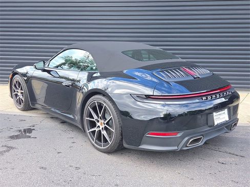 Used 2025 Porsche 911 Carrera image 3