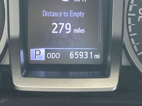 Used 2019 Toyota Tacoma SR5 image 19