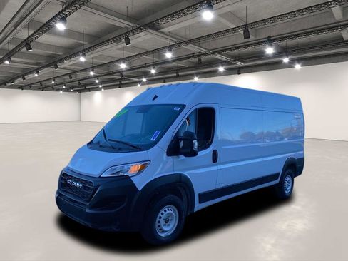 Used 2025 RAM ProMaster 2500 w/ Storage Group image 3