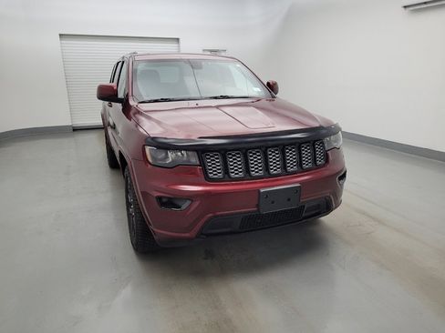 Used 2018 Jeep Grand Cherokee Altitude AWD/4WD image 14