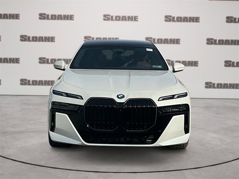 New 2026 BMW 750e xDrive image 8