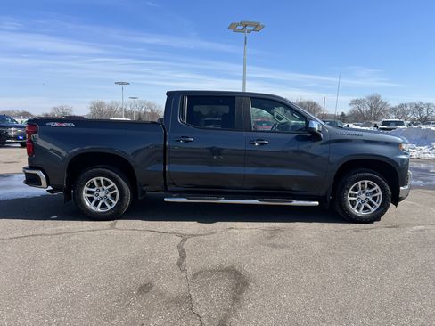 Used 2021 Chevrolet Silverado 1500 LT w/ Convenience Package II image 9