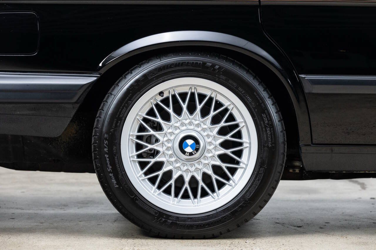 Used 1988 BMW M5 RWD image 33