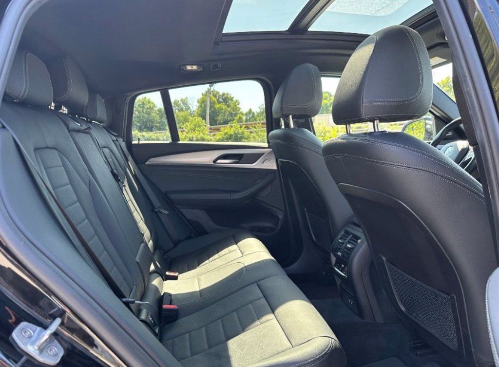 Used 2020 BMW X4 xDrive30i w/ Premium Package AWD/4WD image 4