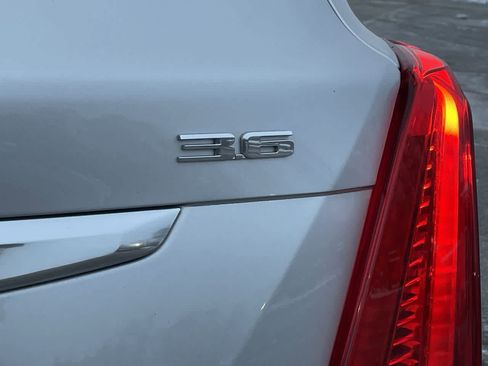 Used 2018 Cadillac XT5 Luxury w/ LPO, Wheel Lock Package image 41