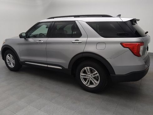 Used 2021 Ford Explorer XLT w/ Equipment Group 202A AWD/4WD image 3