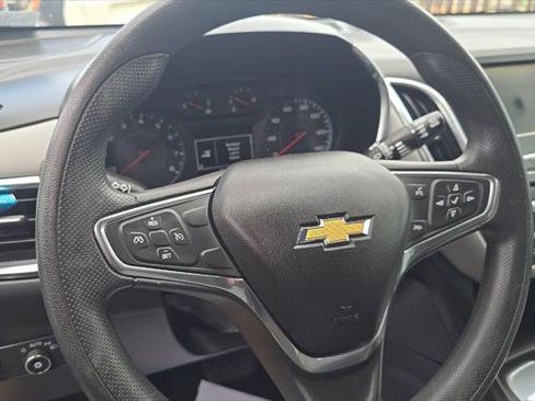 Used 2019 Chevrolet Equinox LS w/ LS Convenience Package FWD image 17