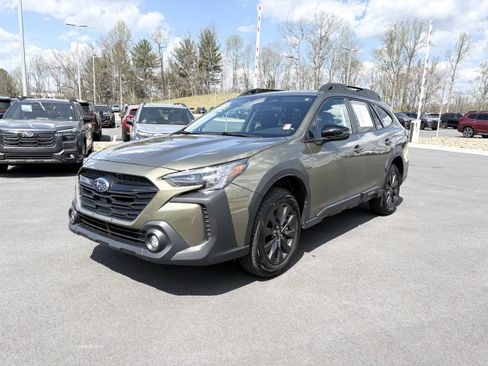 Used 2025 Subaru Outback Onyx Edition image 3