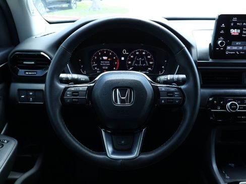 Used 2025 Honda Pilot Elite image 15