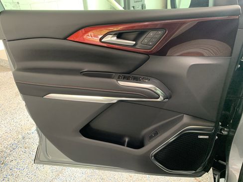 New 2026 Chevrolet Traverse RS w/ LPO, Floor Liner Package FWD image 29