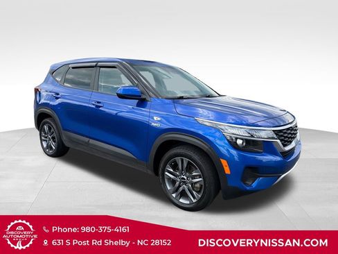 Used 2023 Kia Seltos LX AWD/4WD image 4