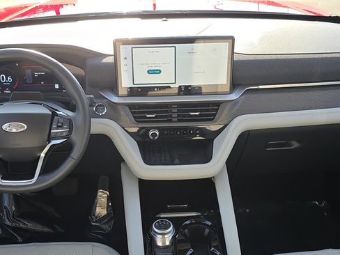 Used 2025 Ford Explorer Platinum w/ Ultimate Package image 18