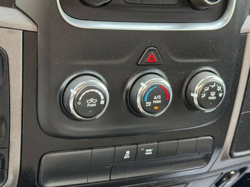 Used 2019 RAM 1500 Express AWD/4WD image 25