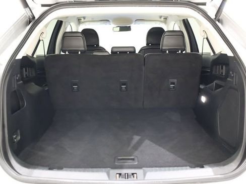Used 2019 Ford Edge Titanium image 29