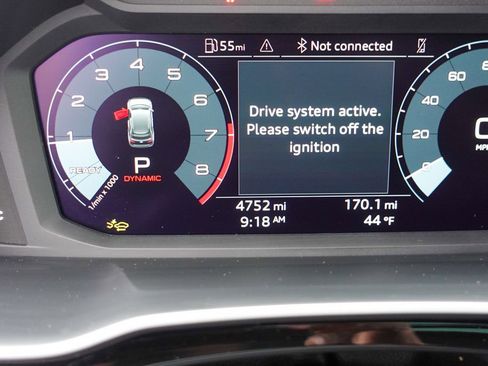 Used 2025 Audi Q3 2.0T Premium w/ Black Optic Sport Package image 24