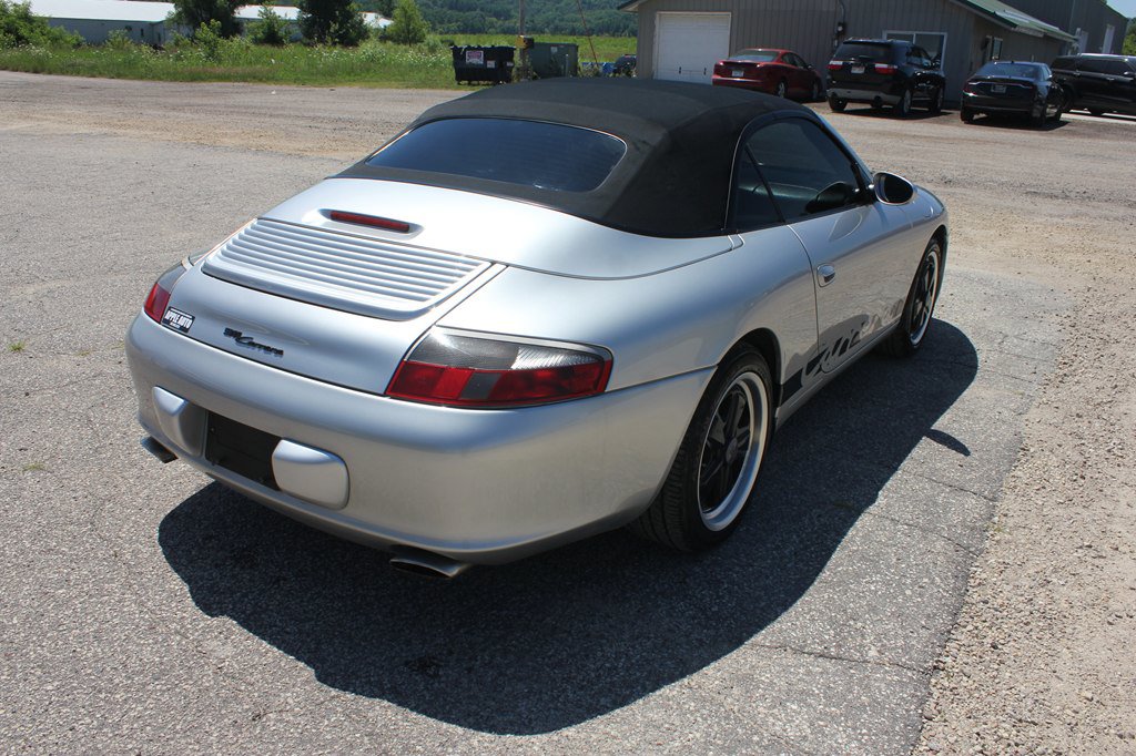 Used 2004 Porsche 911 Carrera RWD image 5