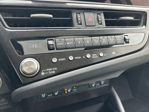 Used 2024 Lexus ES 350 w/ Premium Package image 27