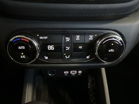 Used 2022 Chevrolet TrailBlazer LT w/ Convenience Package image 17