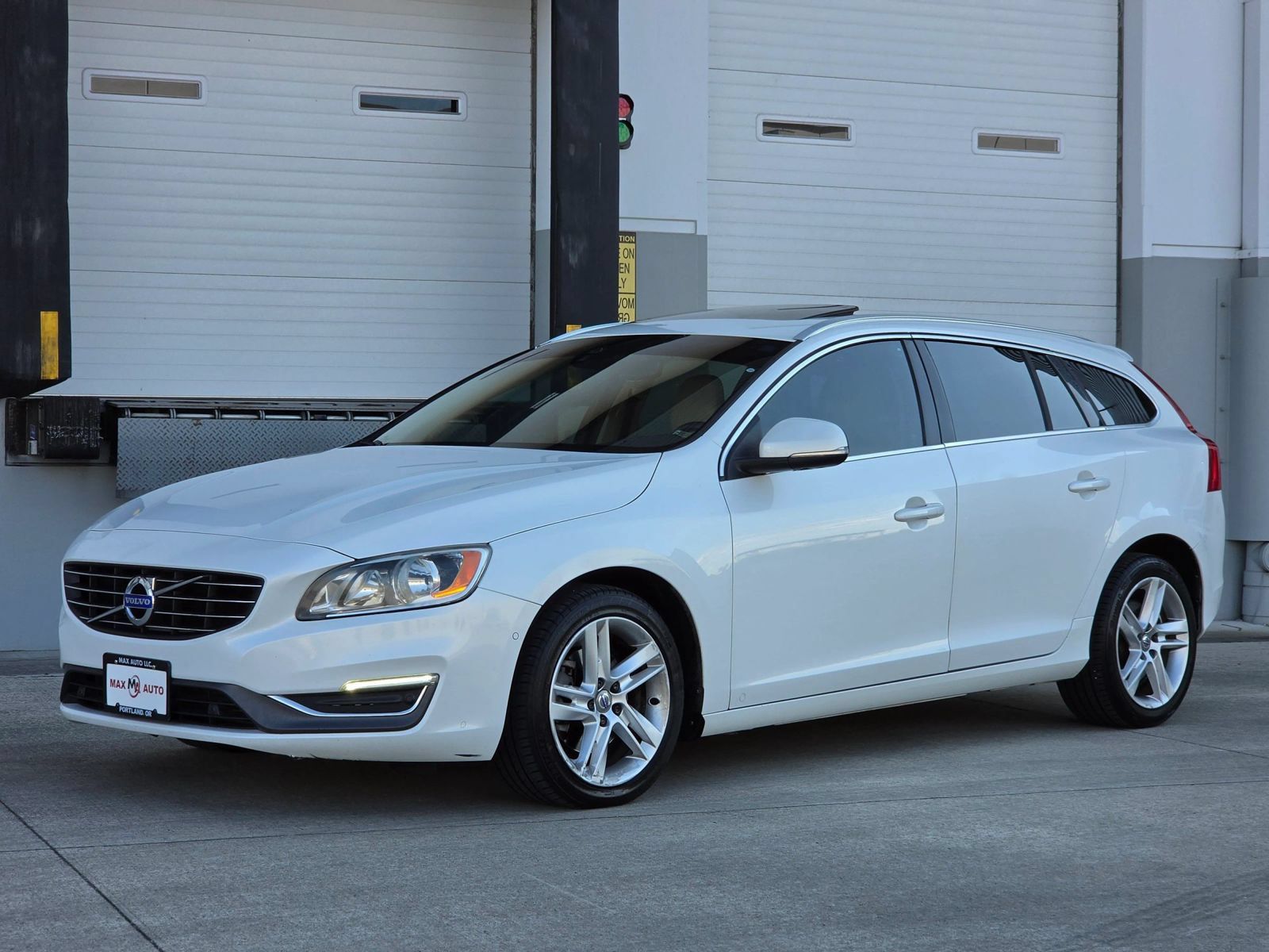Used 2015 Volvo V60 T5 Premier FWD image 4