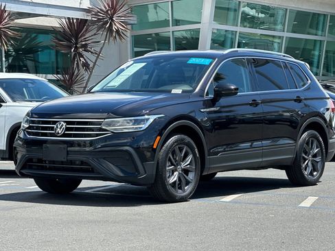 Used 2023 Volkswagen Tiguan SE image 9